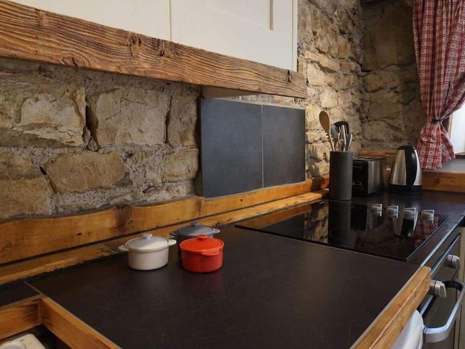 La Grange De Pimberty - Beautiful Apartments 27 Miles From Geneva Vailly Exteriör bild