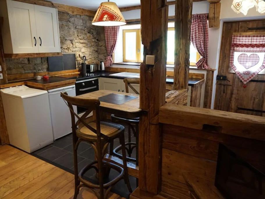 La Grange De Pimberty - Beautiful Apartments 27 Miles From Geneva Vailly Exteriör bild