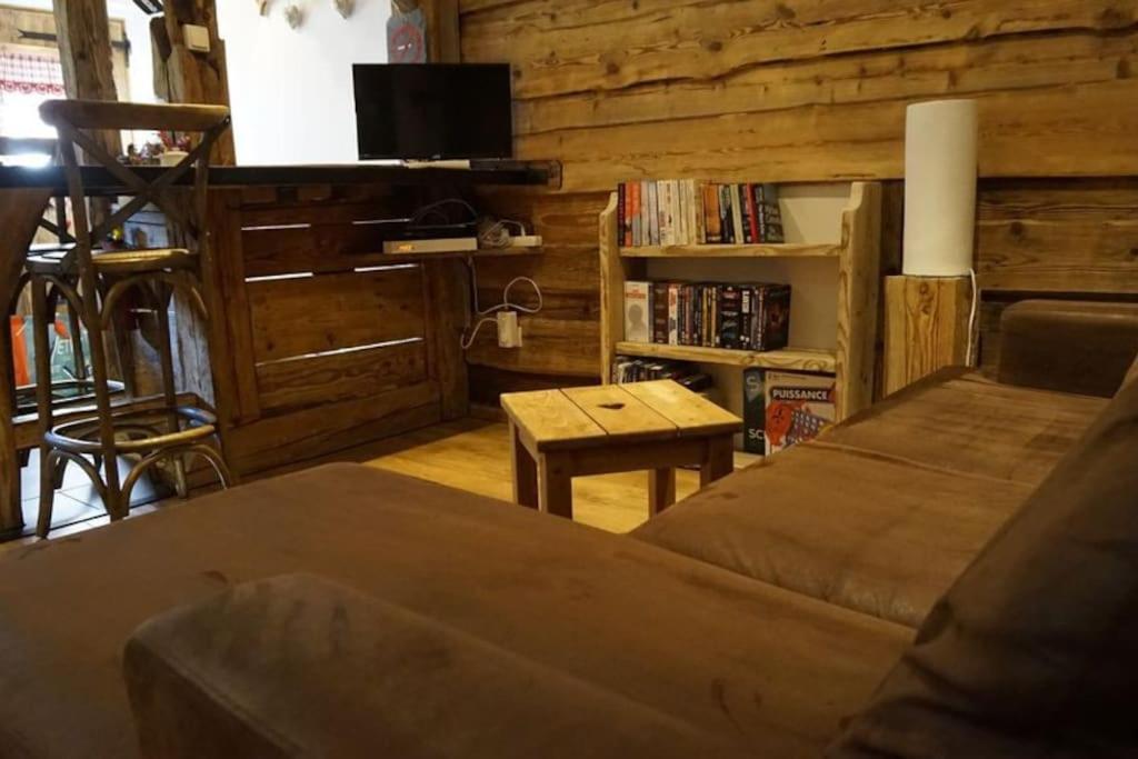 La Grange De Pimberty - Beautiful Apartments 27 Miles From Geneva Vailly Exteriör bild